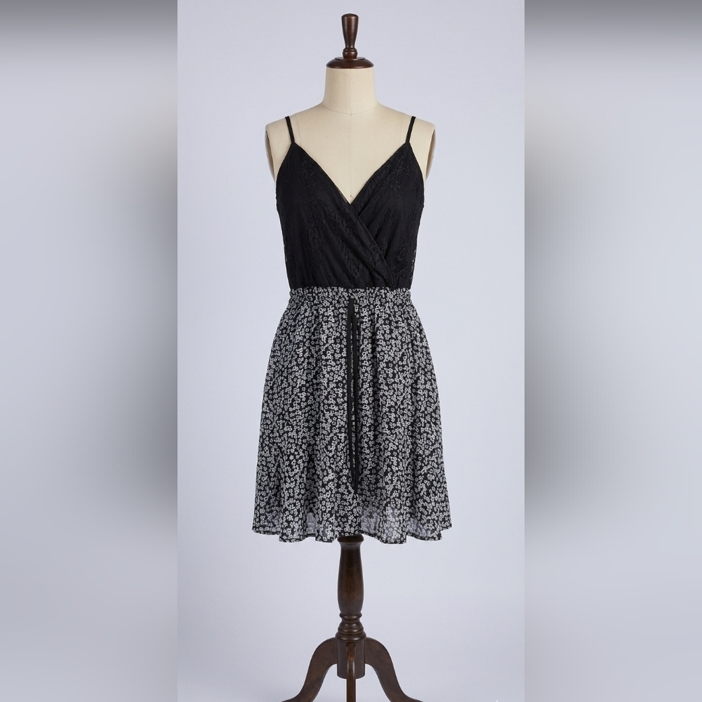 Trixxi Black and White One-Shoulder Floral Dress
